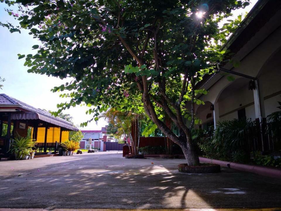 Khum Nakhon Hotel Nakhon Si Thammarat Eksteriør billede
